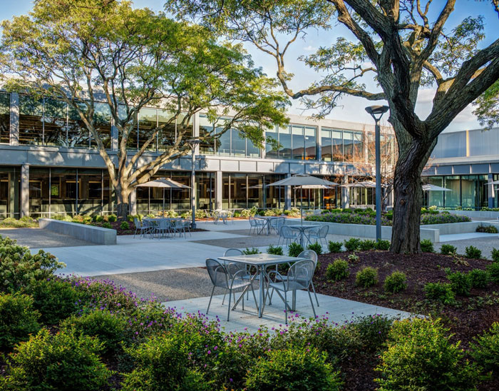 汽車工廠戶外休息區裝修設計效果圖