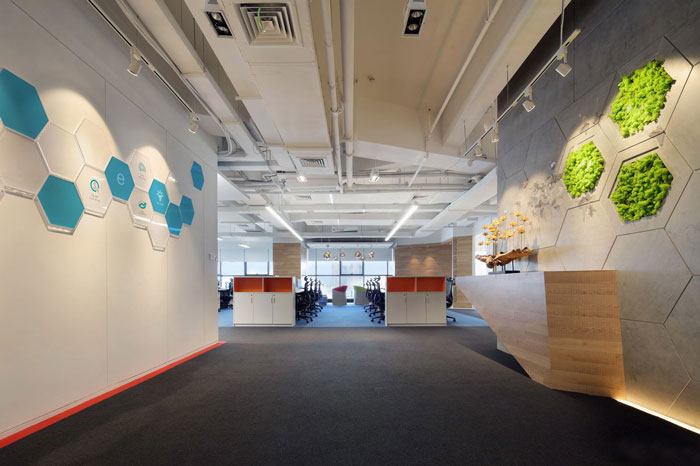 金融集團(tuán)辦公室前臺過道裝修設(shè)計(jì)效果圖