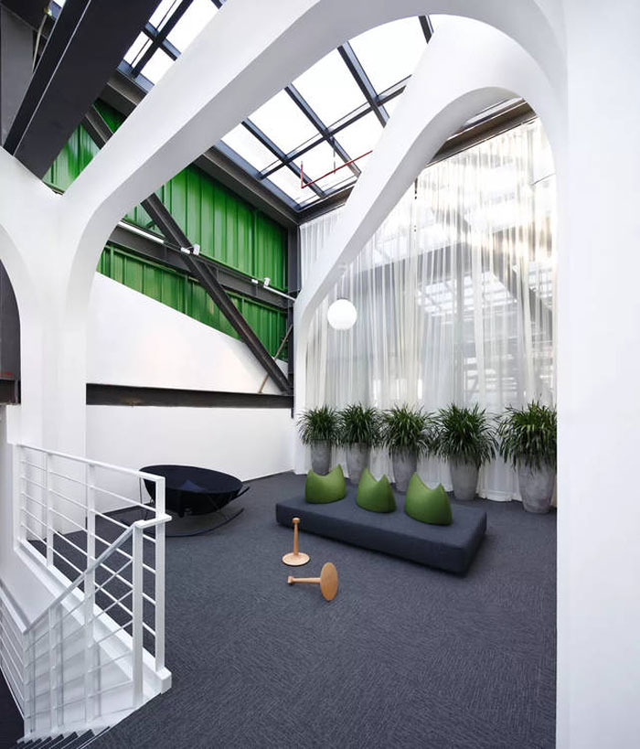 廢舊工廠改造辦公室休息區裝修設計效果圖