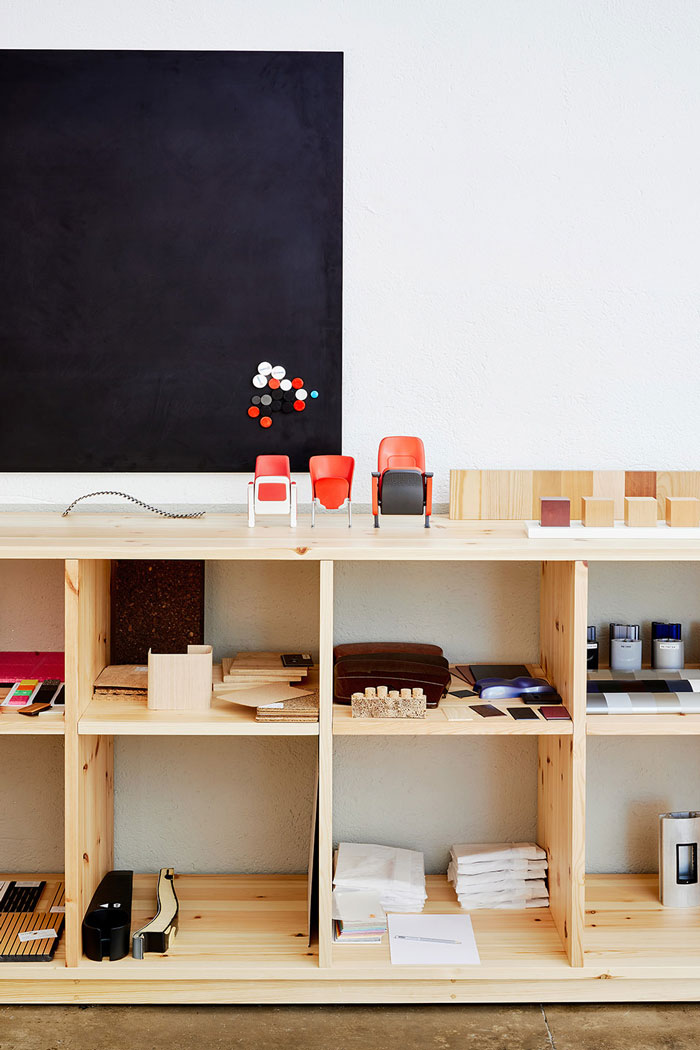 工廠辦公室展覽區裝修效果圖